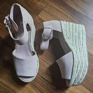 NWOT Marc Fisher Shoes, sz 9